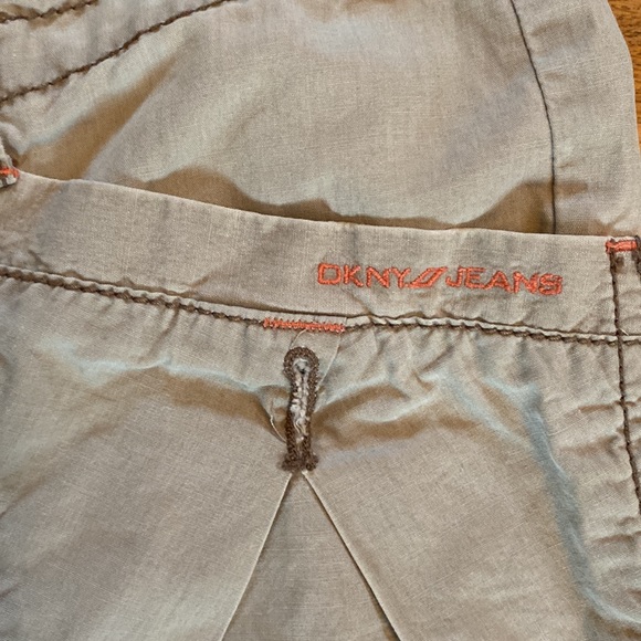 DKNY Capris Size 3 - Picture 6 of 9